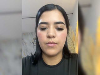 biancawolf depraved brunette cam girl presents her pussy sodomized