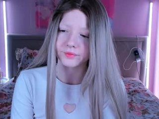 1steva cam babe wants her pussy fucked hard on camera