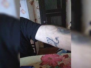 pingwin89 blonde cam babe in the chatroom offers her holes for banging