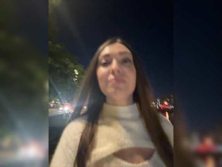 thebestornothing depraved brunette cam girl presents her pussy sodomized