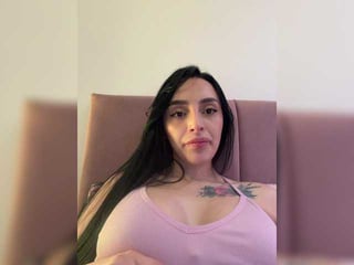 aprilrosse domina cam girl loves dirty live sex in the chatroom