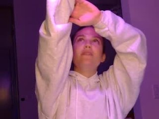 bitemebitcch cam girl with small tits is curious about squirting techniques