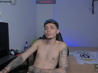 estivenvel cumshow with beautiful webcam couple online