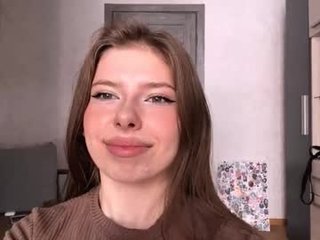 maoneild beautiful cam babe gets hard dicked in tight ass