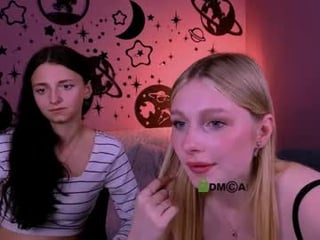caroline_honeyy sex cam with a horny cute cam girl that's also incredibly naughty