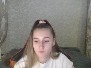 annieee_smith cute cam babe defeated restrained, and fucked mercilessly