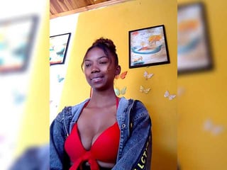 sahsahsexy ebony cam girl offers me her ass online