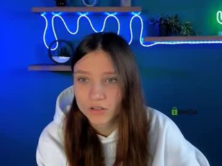 dana_sweet__ brunette cam babe loves getting her cunt banged online