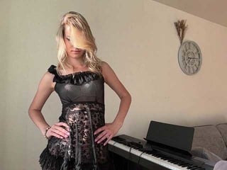jenevaocana depraved blonde cam girl presents her pussy drilled