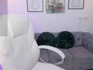 miranda_crawfor cam girl ohmibod stuck so deep that shaking legs