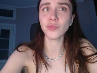 pizzahubb depraved brunette cam girl presents her pussy sodomized