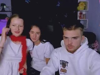 khloebeauty english cam girl show his beauty legs online