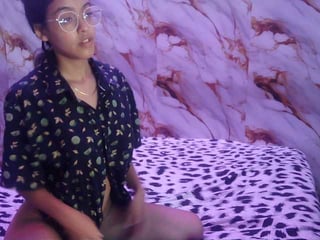 pocahontasb1 latina cam babe brings live sex to him online