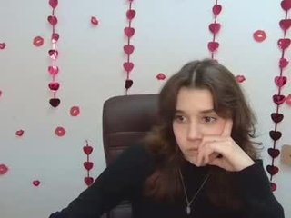sskruellatee french cam girl gets an orgasm from ohmibod on camera