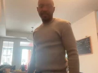 elvyxjames asian cam girl shows perfect ass