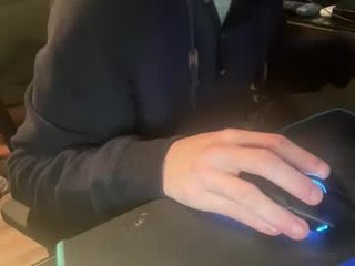 royalty13m english cam girl show his beauty legs online