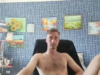 honeyavgust german cute cam girl doing everything you ask them in a sex chat