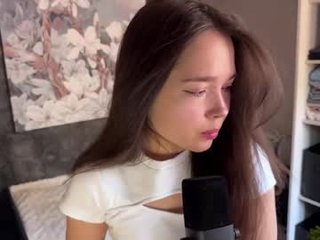 plumybun sex cam with a horny cute cam girl that's also incredibly naughty