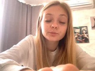 lovelladeboer cute blonde cam girl gets her pussy banged very hard