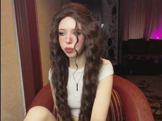 lilomeoww depraved brunette cam girl presents her pussy sodomized