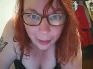 butterflyunicorn cam mature with hairy pussy enjoys hot live sex on camera