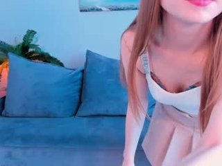 elvacrute cam girl wants gets spanking action on camera