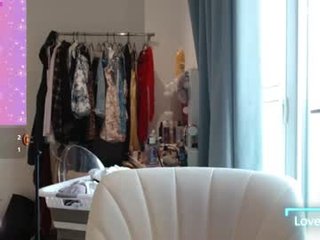 chelseablondeuk blonde cam girl with big boobs teaching how to have sex