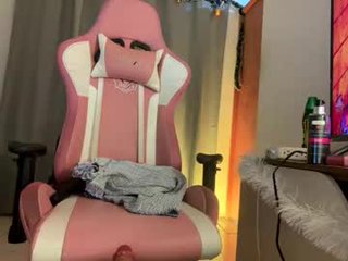 bellahoney__ cam girl gets the fucking of her life with our machines
