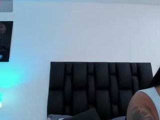 gabriella_antonella brunette cam girl sucks dick online