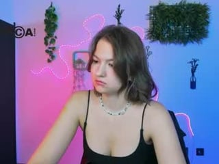 aminahottie english cam girl show his beauty legs online