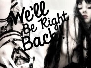 crystalsomnia cam babe loves caresses her clit and pussy at the same time online