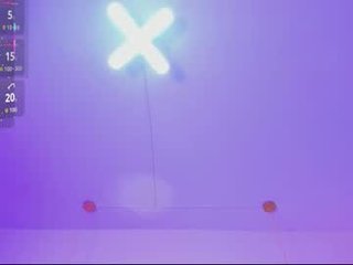 valeriacute_18 nude cam girl presents oilshow on camera