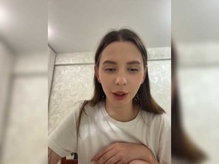 seventh-heaven depraved blonde cam girl presents her pussy drilled