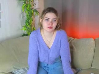 hornycharisma beautiful cam babe has the ever-willing mens at her service, and she uses him for all he's good for