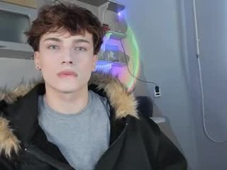 call__me_leo 