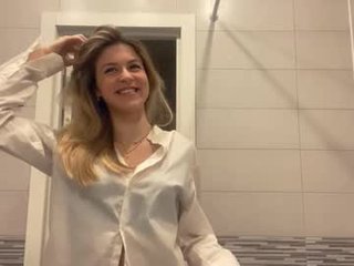 madelynschlee cam babe enjoys the best massage in her life