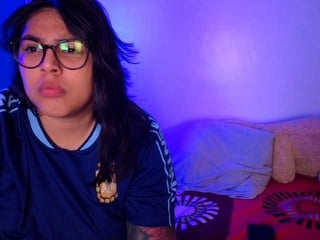miacanelaxo depraved brunette cam girl presents her pussy sodomized