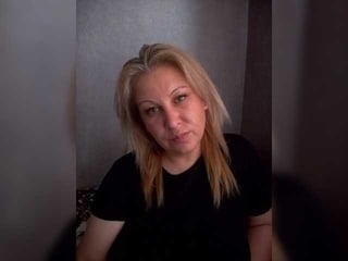 ipina13 german blonde cam girl gets her bald pussy filled with a huge boner