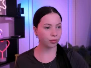 lara_dirty english cam girl show his beauty legs online