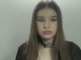 mollylolly depraved brunette cam girl presents her pussy sodomized