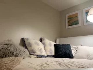 lunazxverly dirty webcam mature loves her pussy drilled