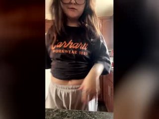 nakedandstonedd english cam girl show his beauty legs online