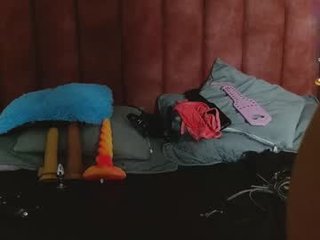 bambi__angels cam babe with small tits loves when her wet holes clean