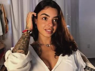 artisis_ big tits cam babe loves makes blowjob