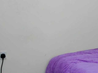 ebony-doll ebony brunette cam girl enjoys getting her ass drilled