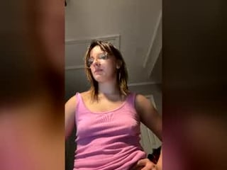 katyval cam girl showing big tits and big ass
