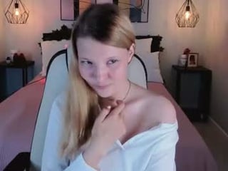 anita_marcelle blonde cam girl wants dirty cum show