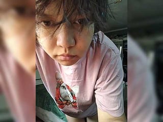 geritsme depraved brunette cam girl presents her pussy sodomized