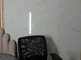 haileyjenner latina cam girl likes to sit naked on camera