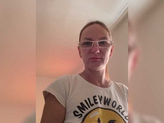 squirt-plesur russian cam girl having sensual live sex with her bf online